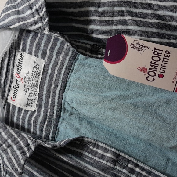 A button up mid sleeve top - Picture 2 of 4